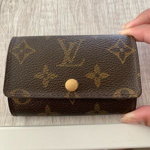 ‼️SOLD‼️Louis Vuitton 6 ring key pouch